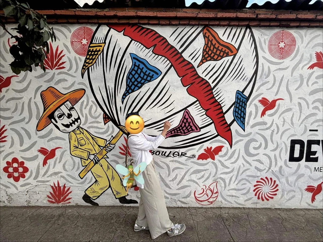 オアハカ🇲🇽ハラトラコ｜アラフォーが壁画の前で撮影とポージングを