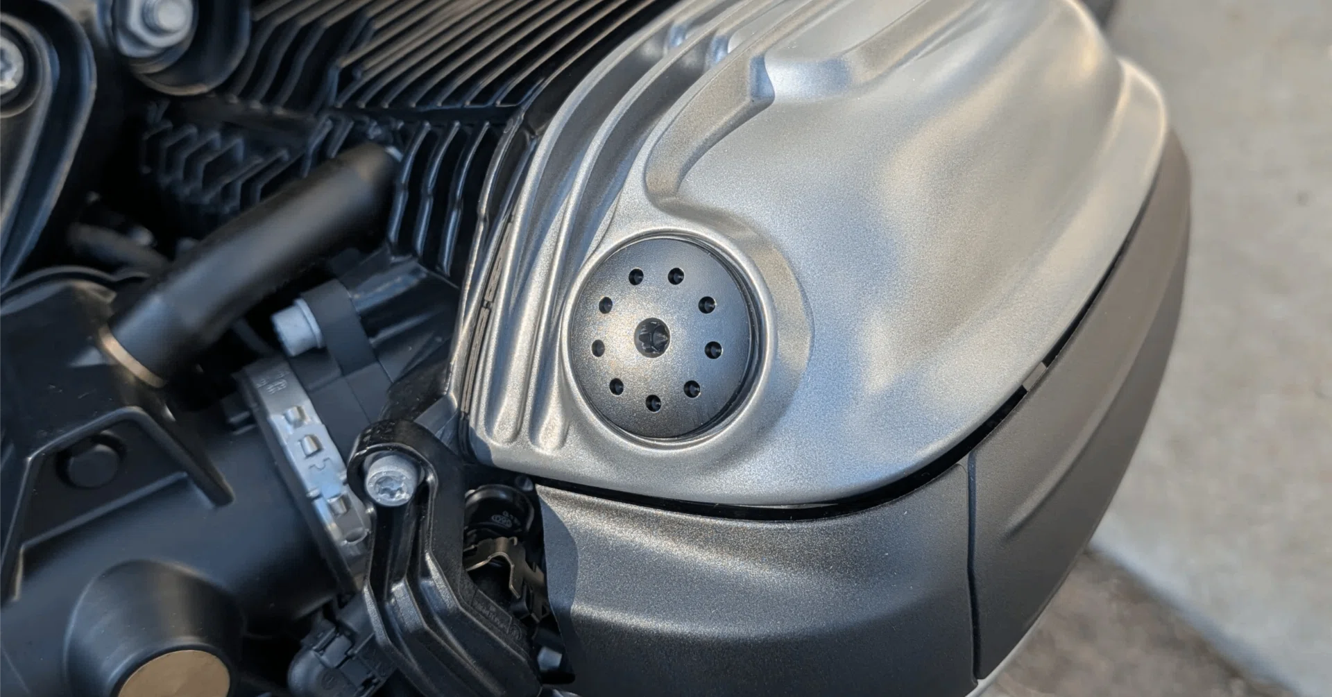 R12 nineTのオイル交換で絶望した話｜smith02a