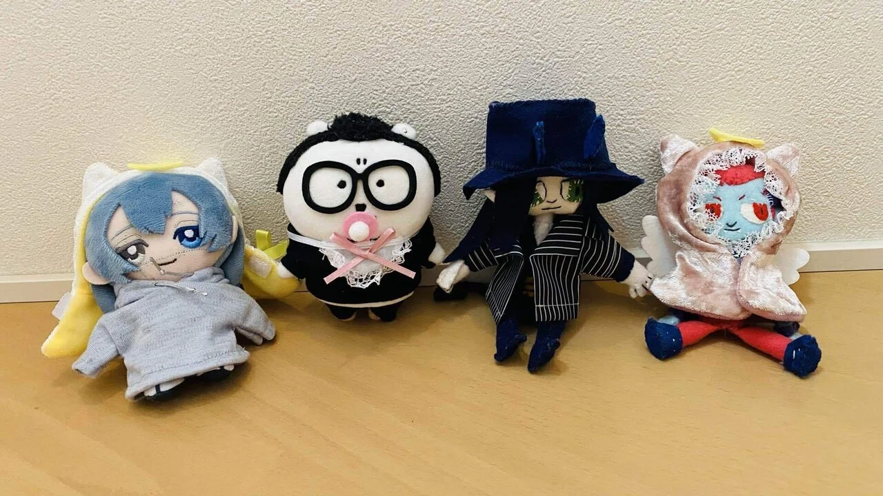 ガチャガチャ、100均、ぬいぐるみ、ぬいぐるみ用服など約90点セット ガチャガチャと100均でぬい服を入手した【天使のケープと縞ジャケット