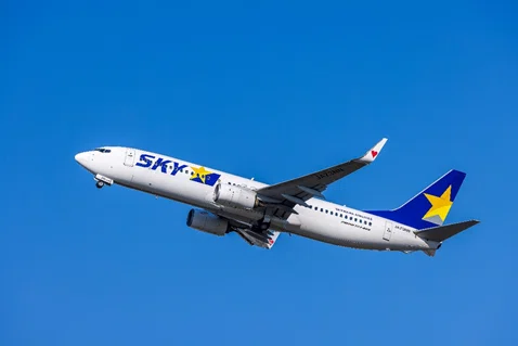✈️ スカイマーク、最新機材737-8／737-10 の機体デザインを発表