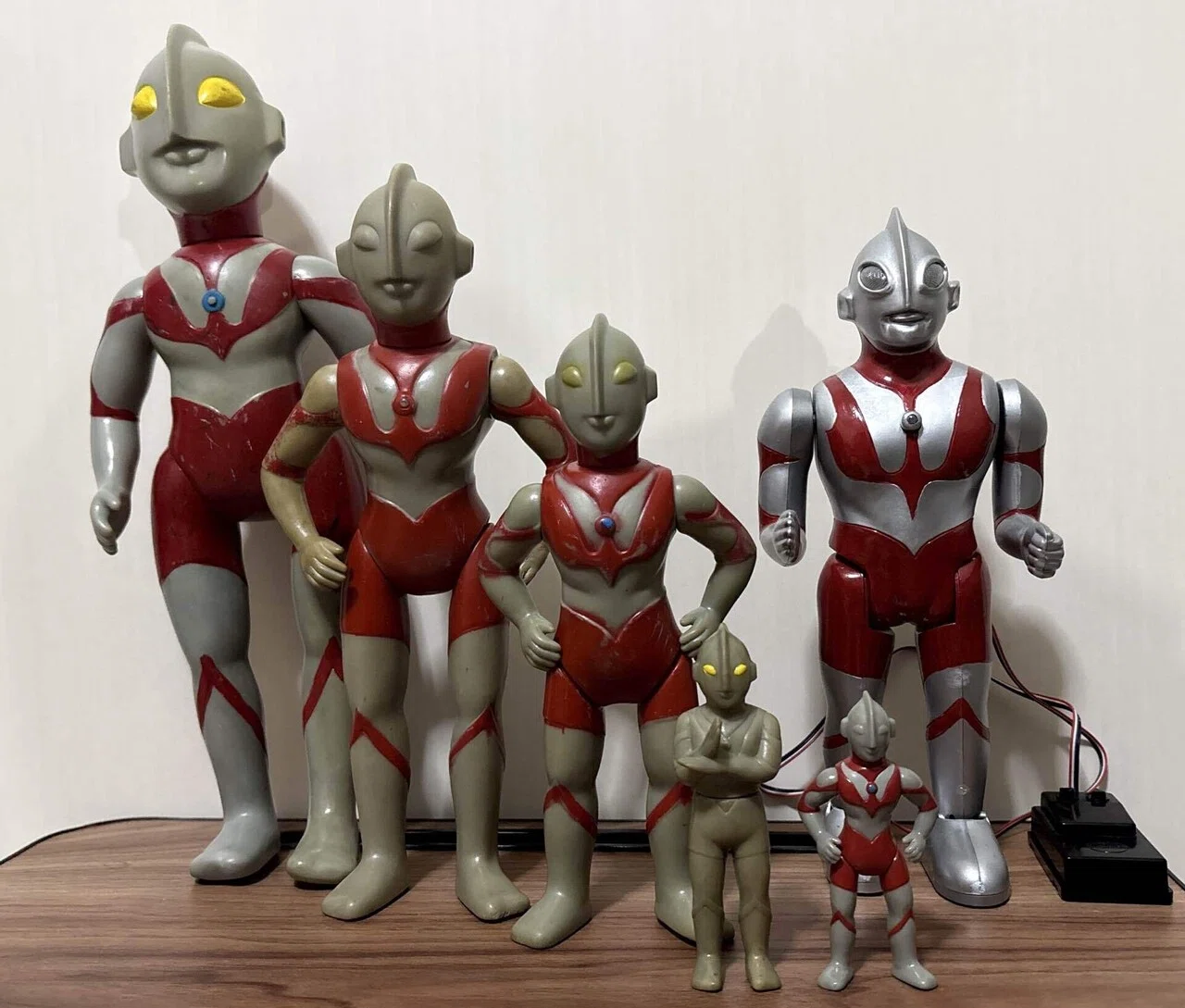 ブルマァク ミニウルトラマン　造形違い2個セット　バラ売り値引不可　良品当時物 まーちゃん様専用帰ってきたウルトラマンブルマァク2体セット バラ売り