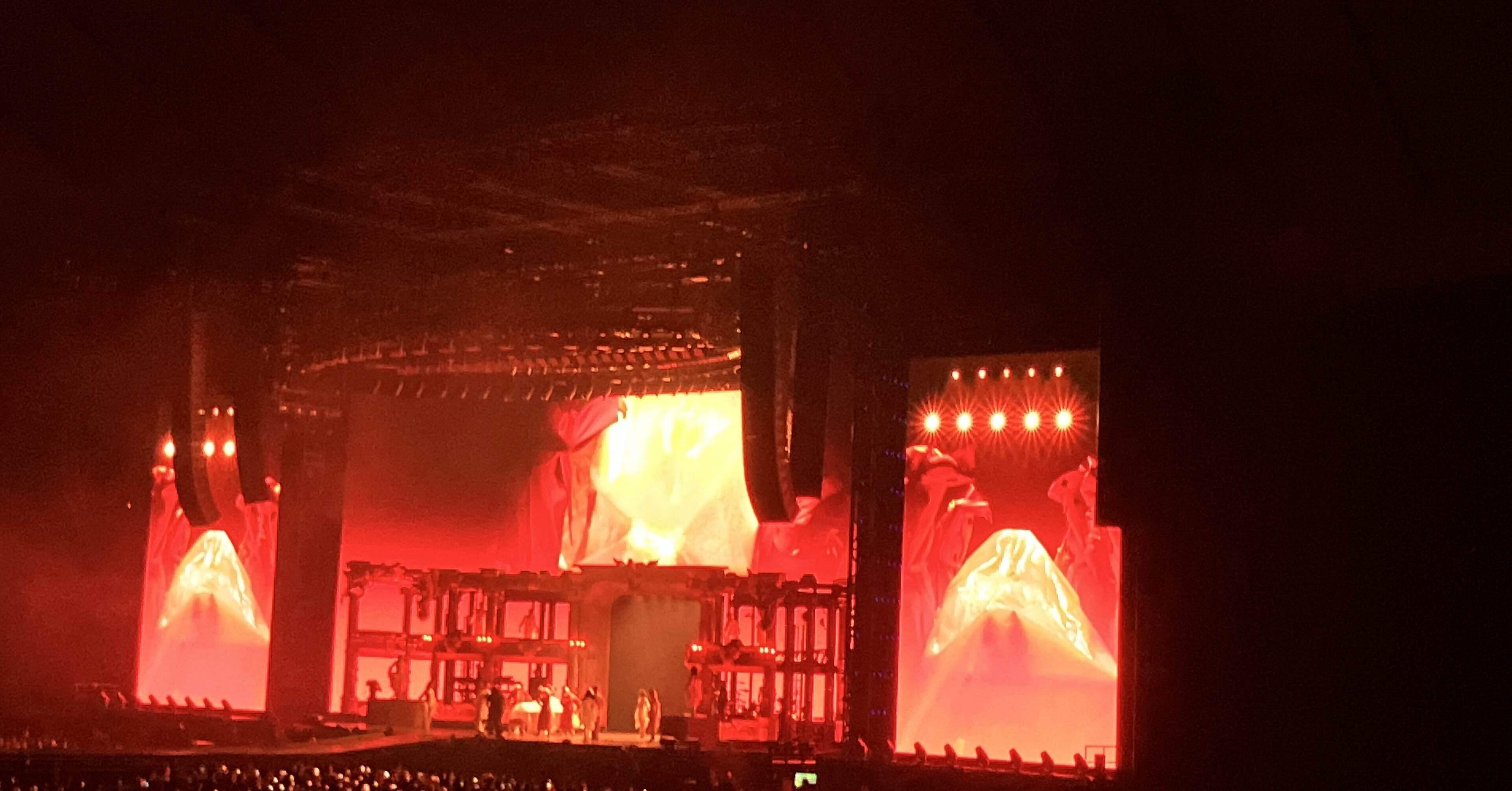 レディ・ガガの東京ドーム公演を63歳で初体験——1階SS席・音響・体力の