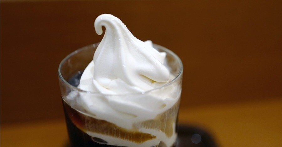 コーヒーフロートにくろねこ｜サカキシンイチロウ