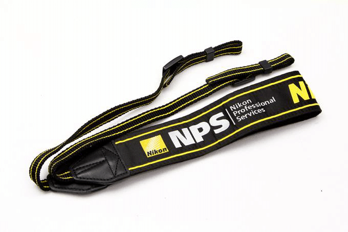 初めてNPSのストラップに触れた瞬間｜鷹