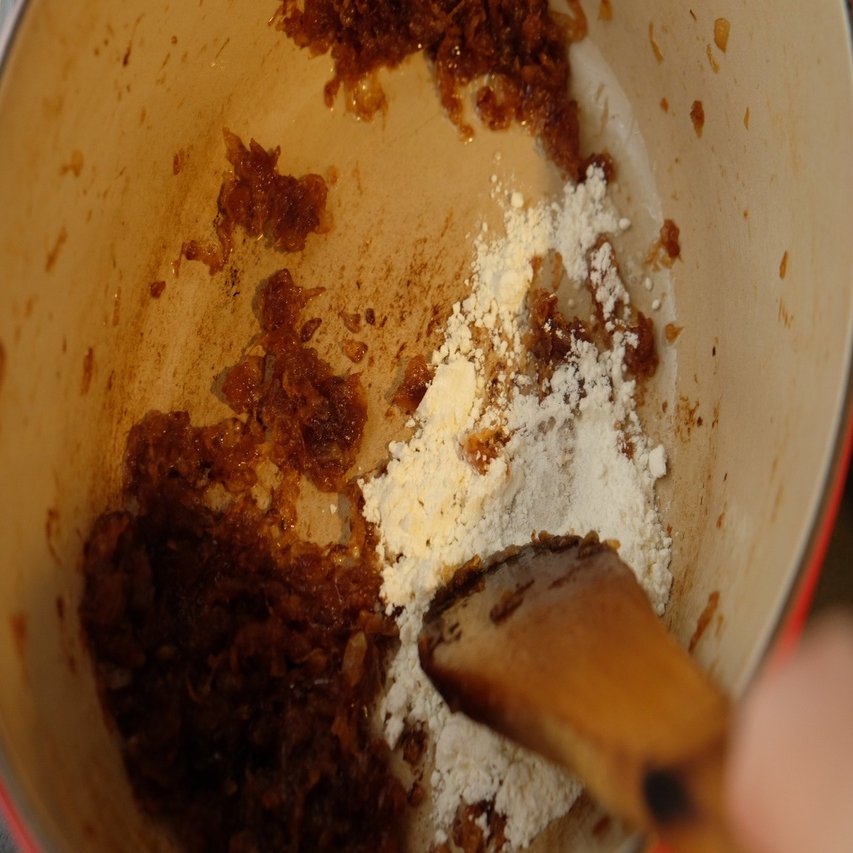 缶詰のデミグラスソースでビーフシチュー 樋口直哉 Travelingfoodlab Note