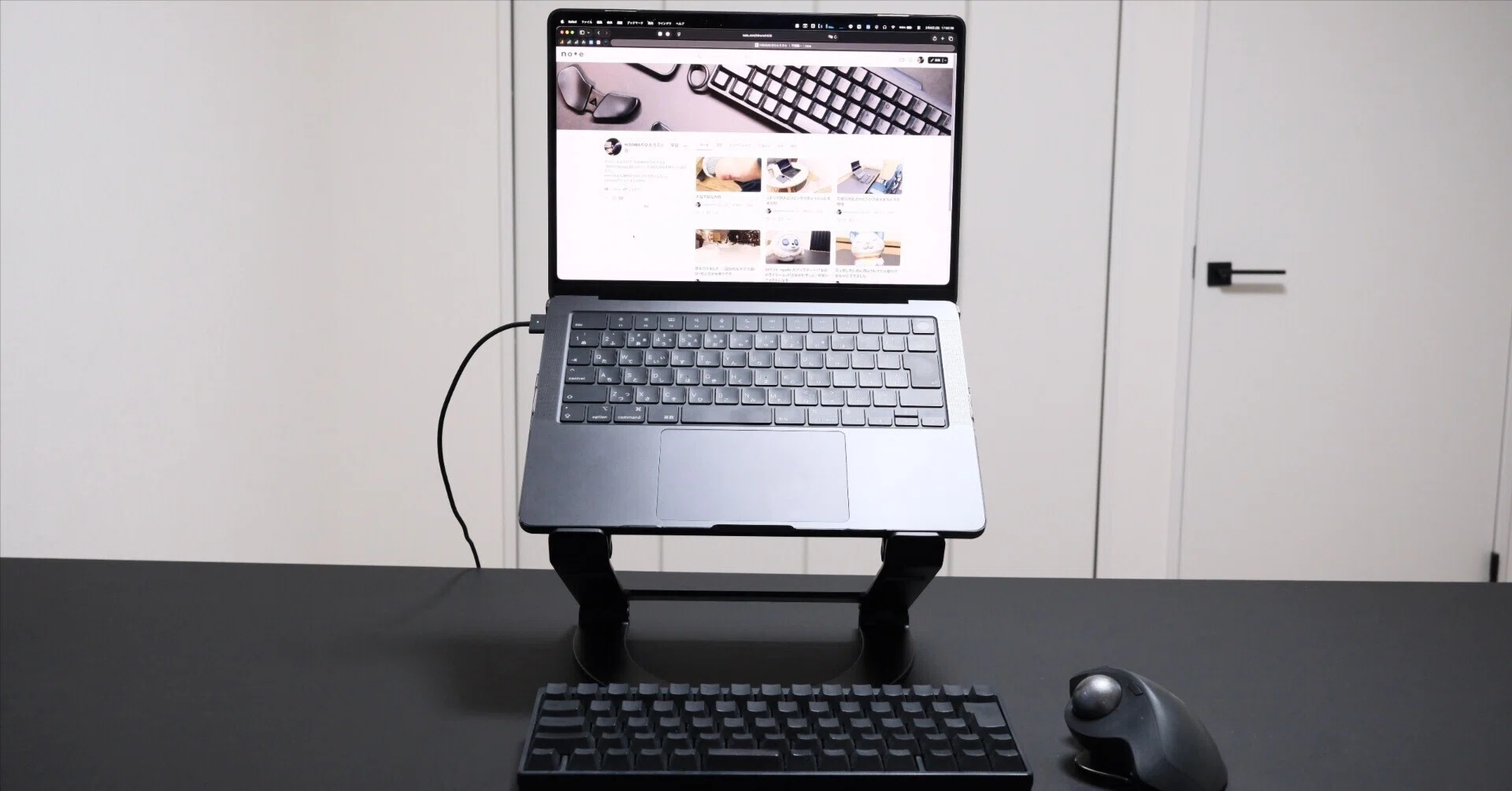 パソコンデスク MacBook Air M1 MacBook Airをクラムシェル運用する