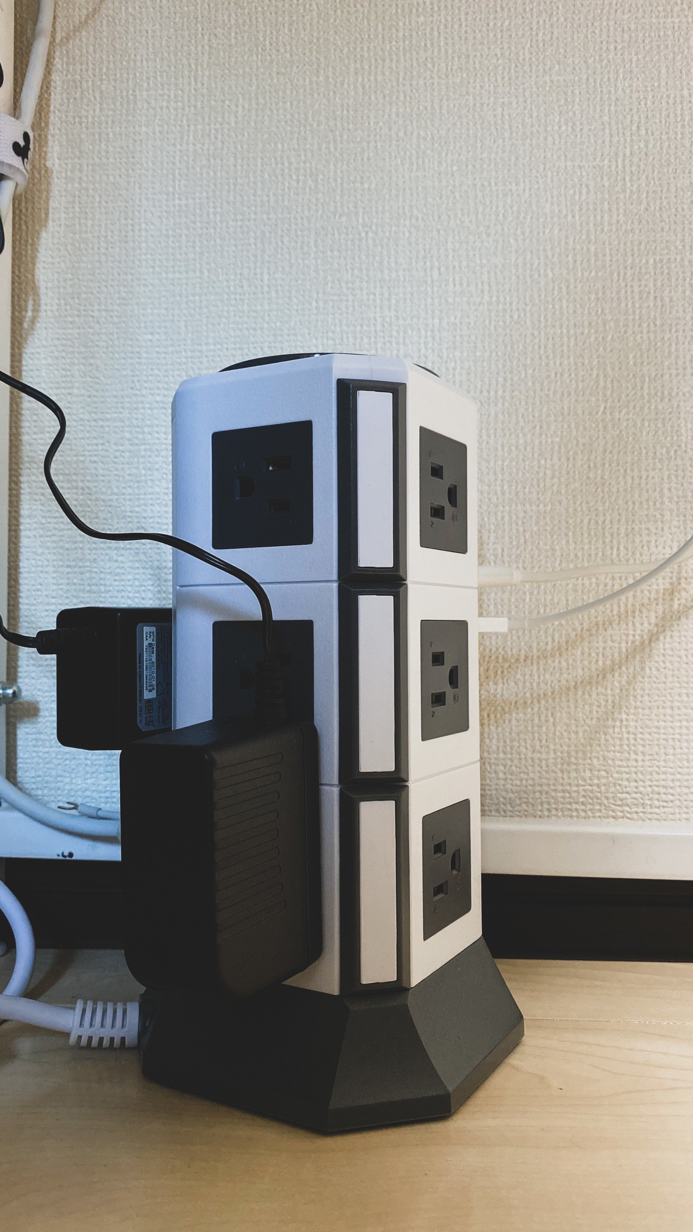 Stayhome タワー型の電源タップが思いの外良かったので レビューしてみた お部屋改造 Jiro K Note Stayhome タワー型の電源タップが思いの外良かったので レビューしてみた お部屋改造 Jiro K Note