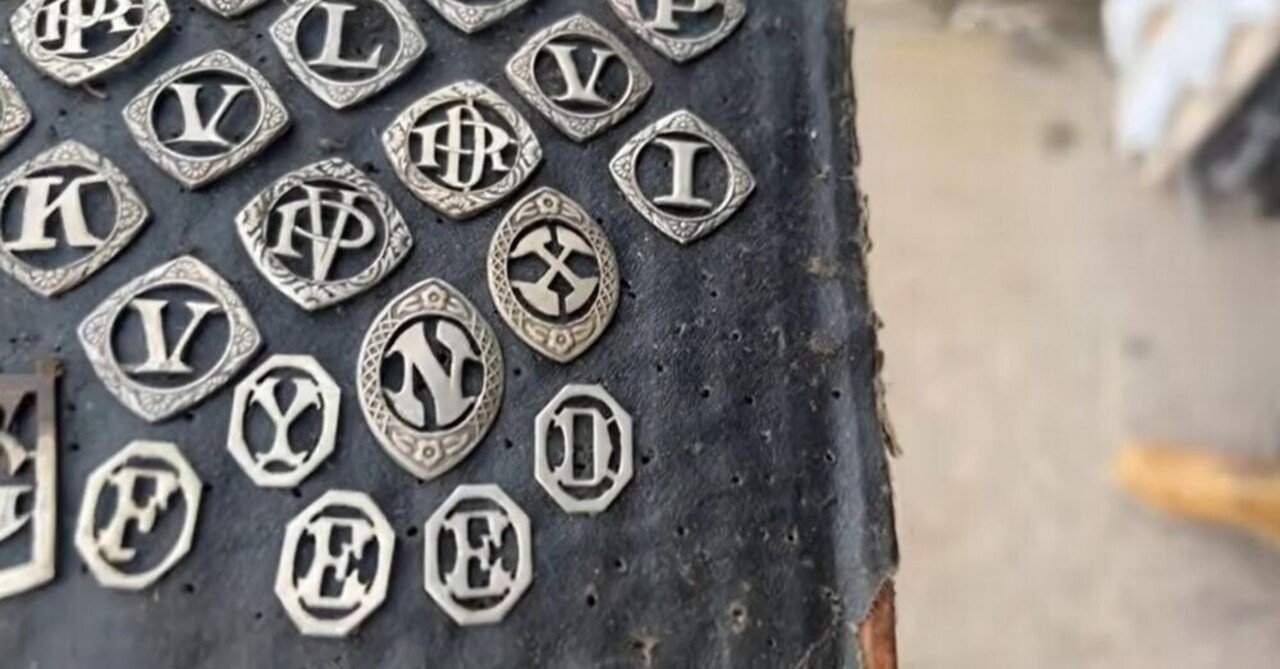 ゴミか宝物か、決めるのは私｜フランスの蚤の市戦利品｜Pinoaya*銀色