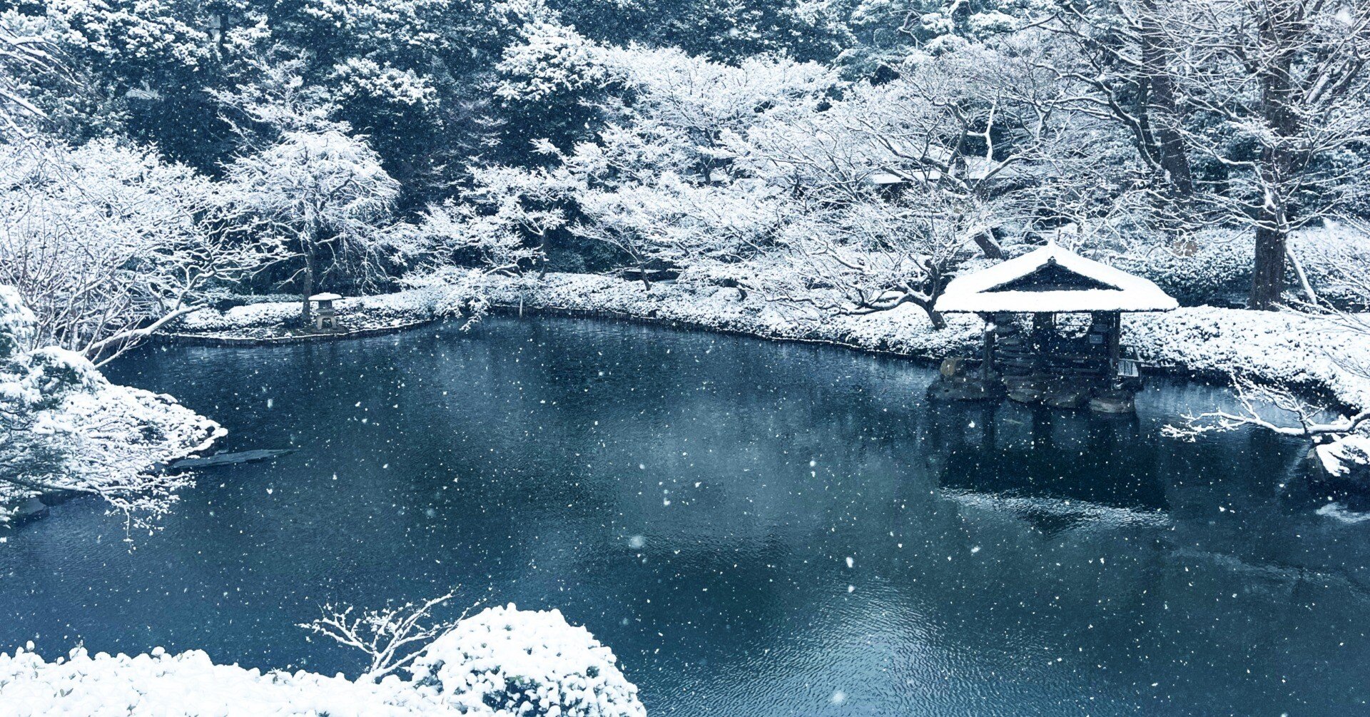 八芳園の雪景色】雪白が描く「わび・さび」の清鑑な景色｜八芳園 note