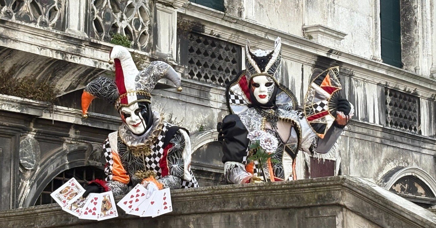イタリア ヴェネツィア サンマルコ広場 カーニバル 謝肉祭 水彩画 ブログ 由来は古代ローマ時代のコスプレ?！2月のイタリアの風物詩