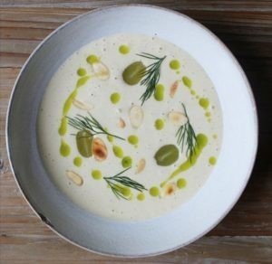 動画】白いガスパチョ にんにくとアーモンドのスープ【アホ・ブランコ