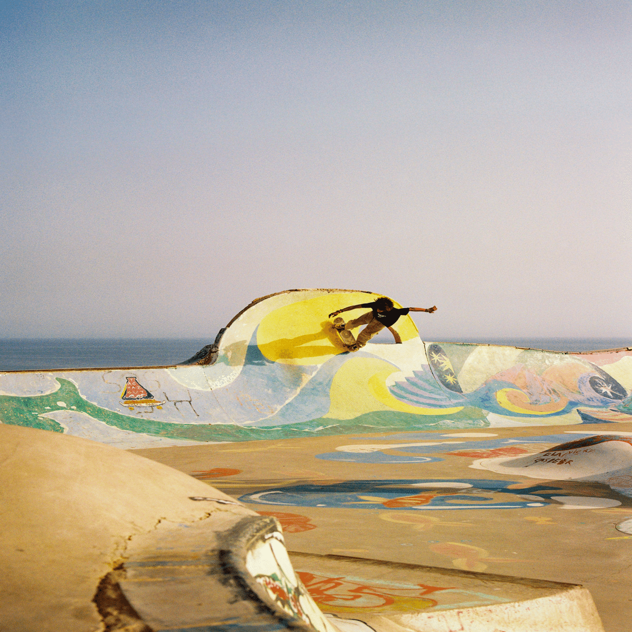 モロッコひとり旅】大西洋を見下ろす、丘の上の公園にて｜ありあ