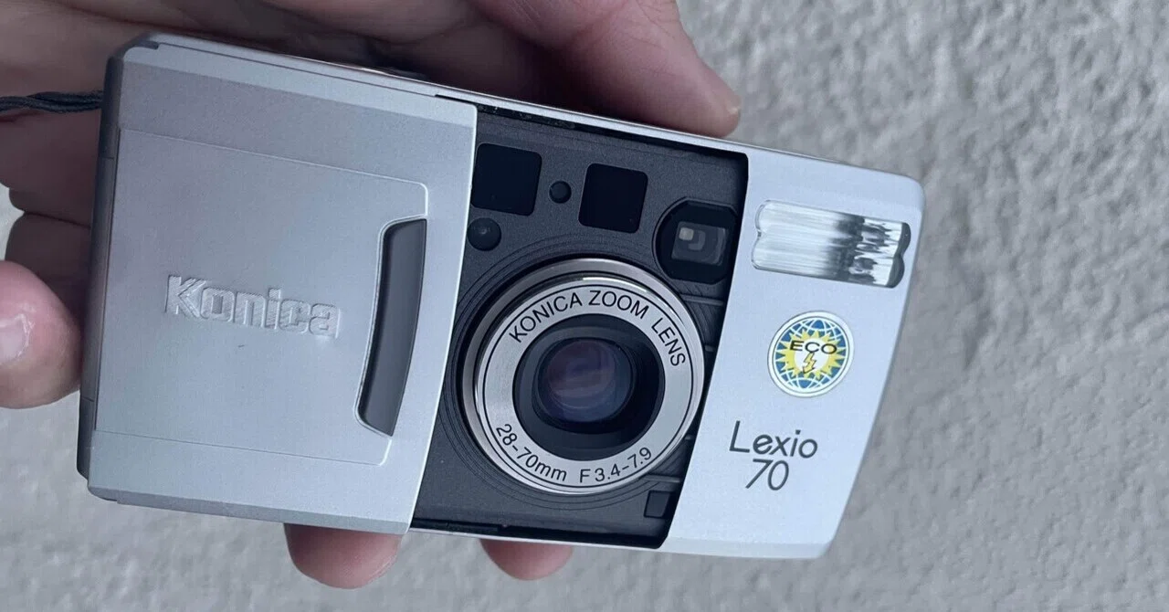 Konica Lexio 70 コンパクトカメラ　革製ケース付き AFコンパクト機と仲良くなれるかな？ Konica Lexio 70｜おしゃま