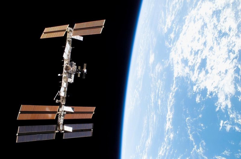 人工衛星の軌道についてわかりやすく説明してみた Iss低し ひまわり 高し 目で見るロケット図鑑 コラム Shun吉 Note