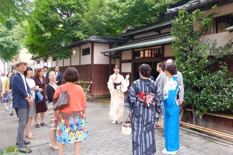 名古屋の老舗料亭「河文」ツアー～若女将が丁寧に教えます。館内見学から料亭文化を楽しむ料理と器まで～