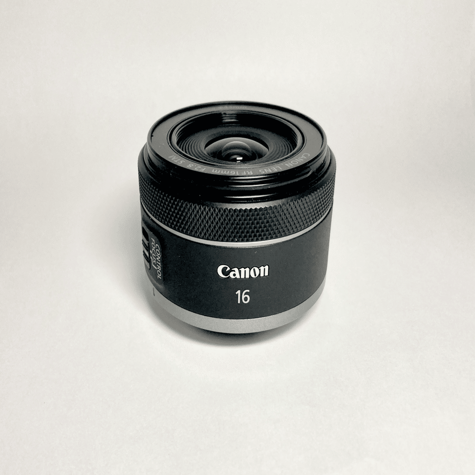 RF16mm F2.8 STM 試用日記（1.外観編）｜会場カメラマン・ナベゾー