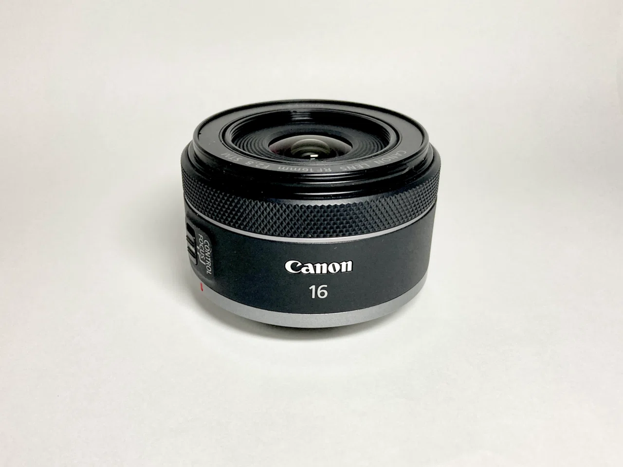RF16mm F2.8 STM 試用日記(1.外観編)|会場カメラマン・ナベゾー RF16mm F2.8 STM 試用日記(1.外観編)|会場カメラマン・ナベゾー