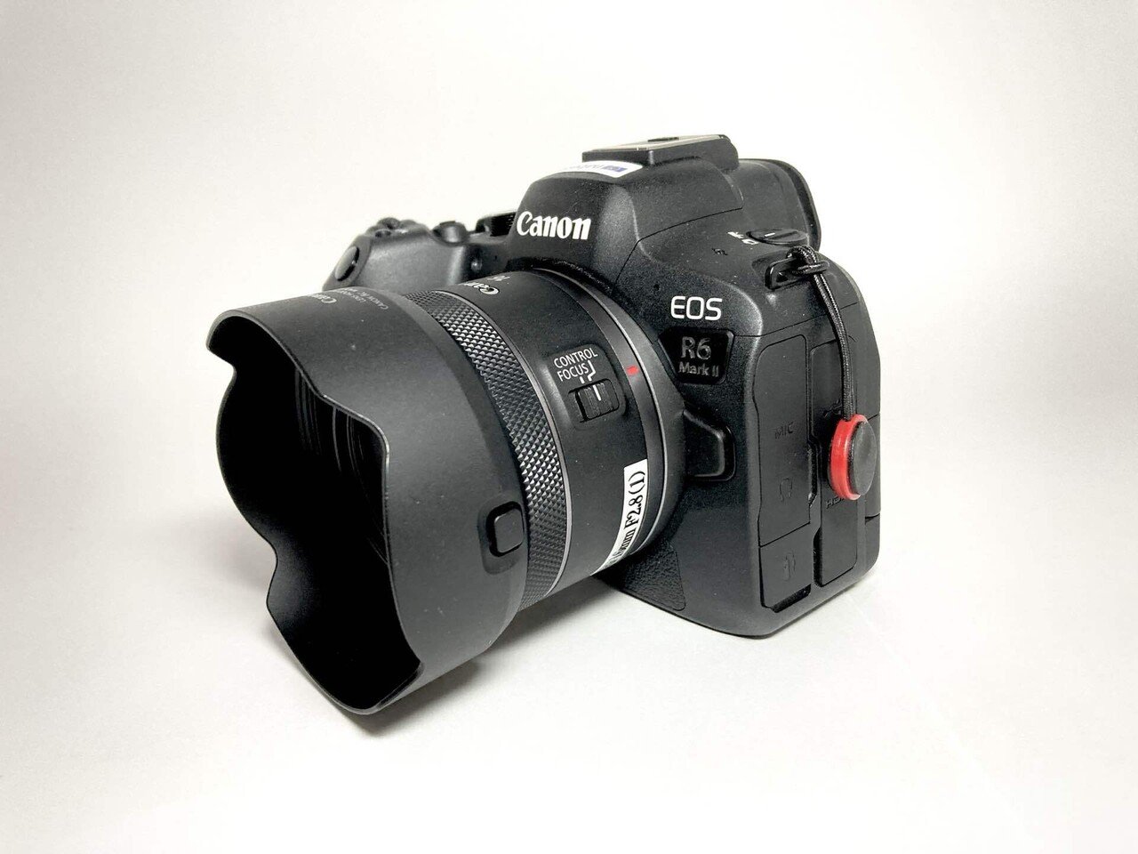 RF16mm F2.8 STM 試用日記（1.外観編）｜会場カメラマン・ナベゾー