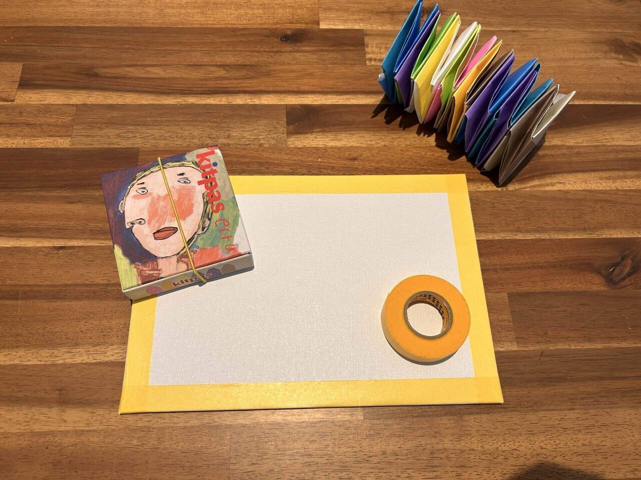 kitpasの6色で描いた抽象画｜作画風景「六色、ひとつ ― 光を集めて