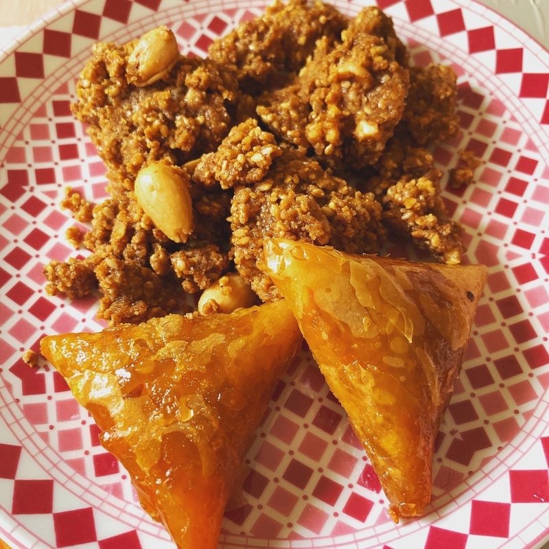 モロッコのお菓子と羊飼いのニュース Razanラザーン モロッコ語学習中 Note