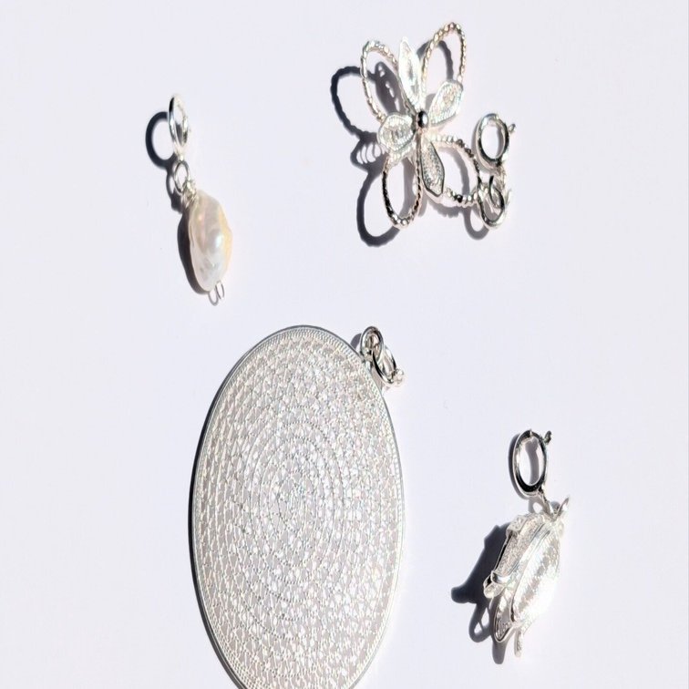 世界の銀細工に魅了」繊細な自然のデザインが施される受け継がれた普遍