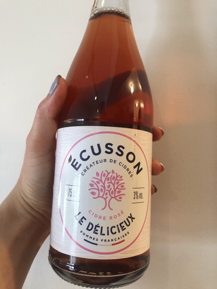 ECUSSON Le Delicieux Cidre Rose
エクソン シードル ロゼというのが日本語名称みたい。
ノルマンディの中甘口。アルコールは3%。