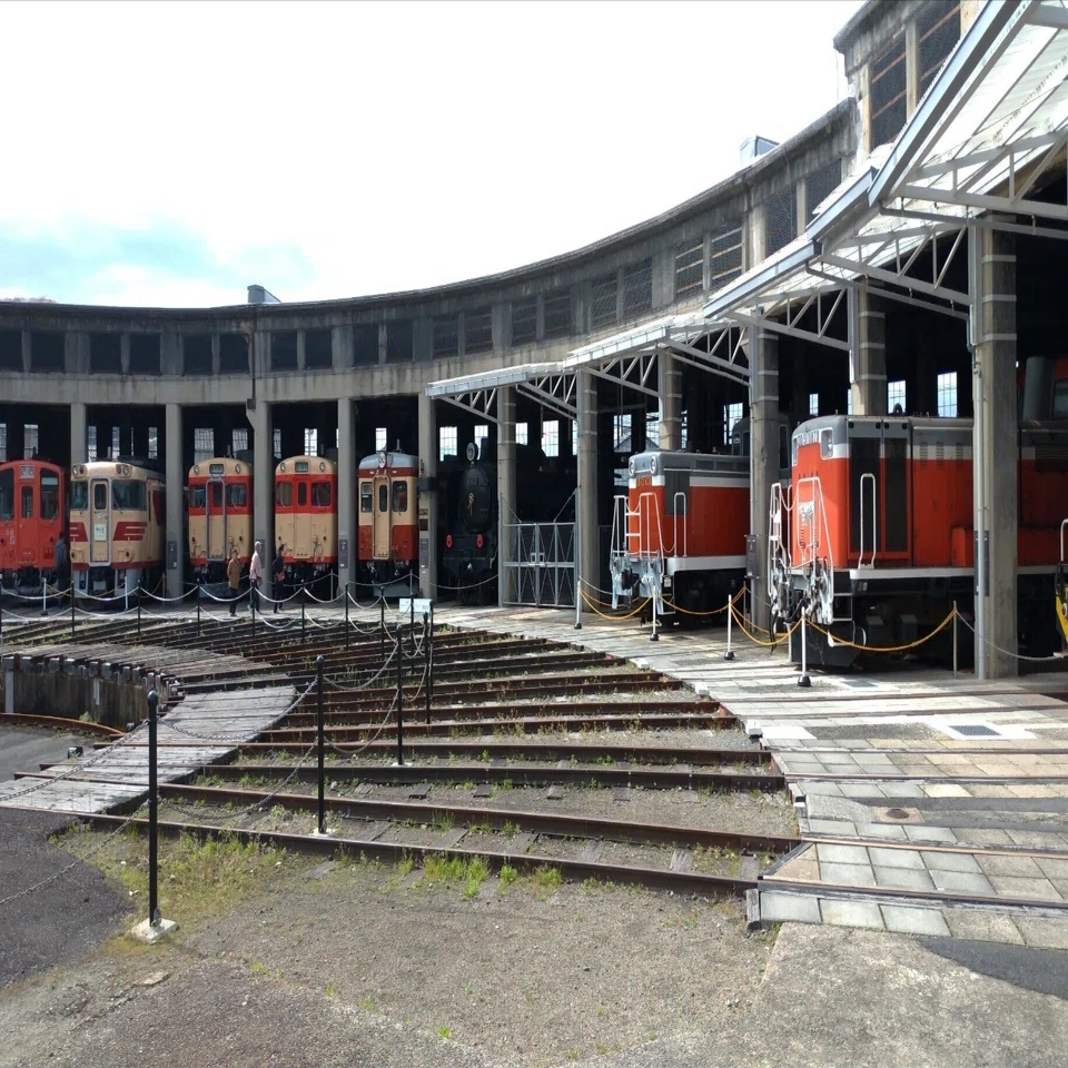 岡山・津山】時を止めた扇形機関車庫。「津山まなびの鉄道館」訪問記