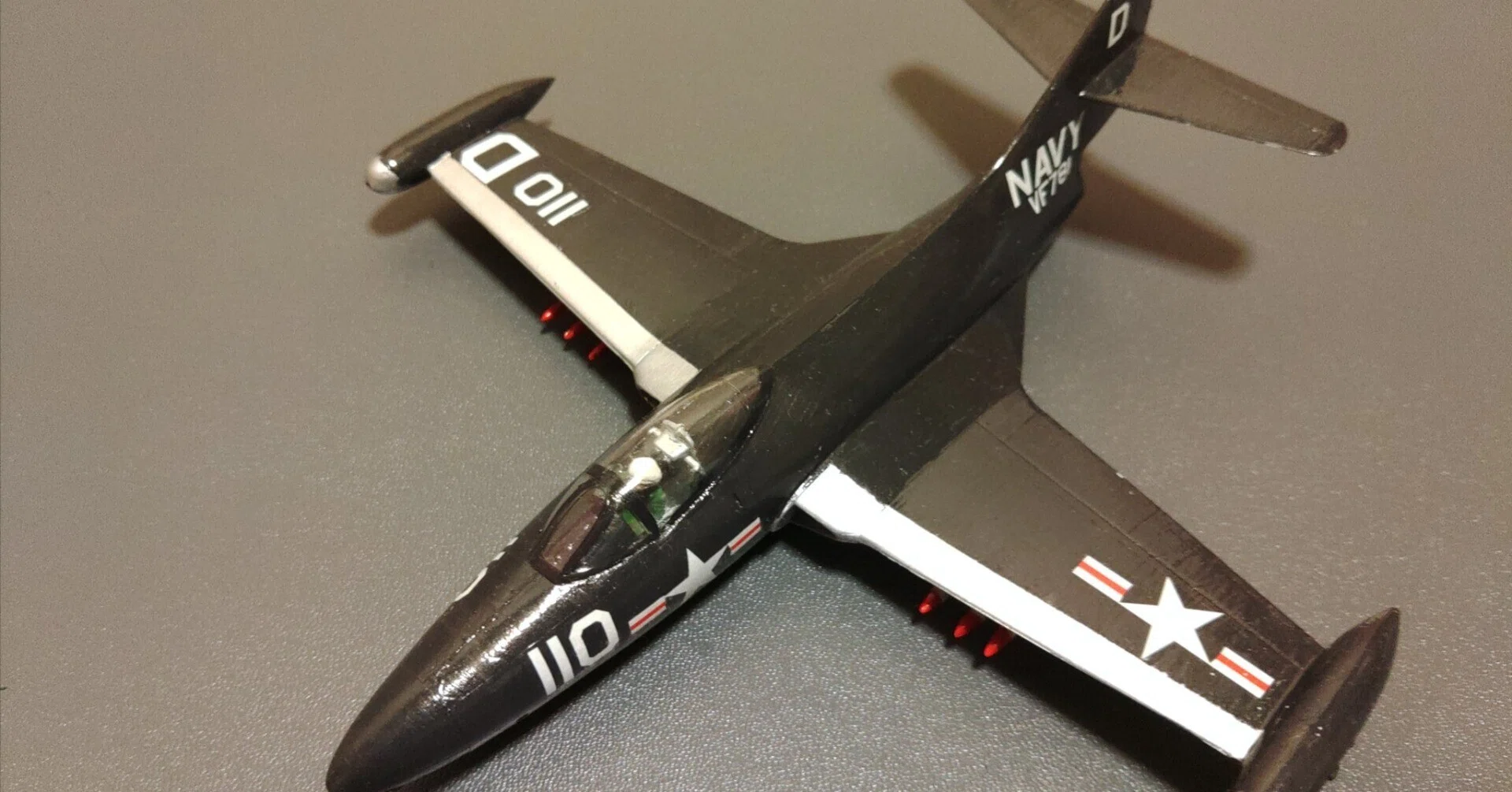 ハセガワ 1/72 F9Fパンサー｜広カエデ丼