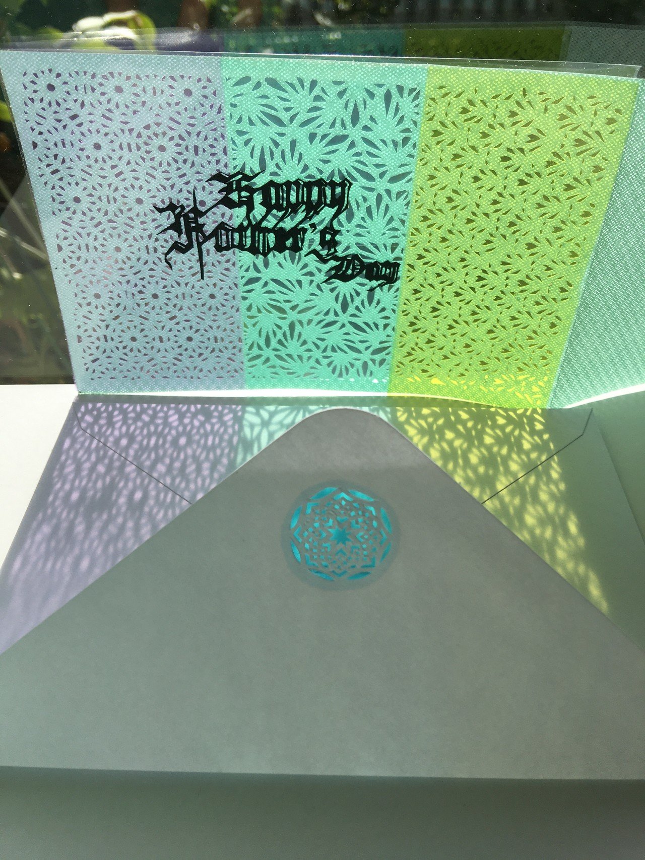 切り絵アート 父の日グリーティングカード 水色 Frau Schnitt Note