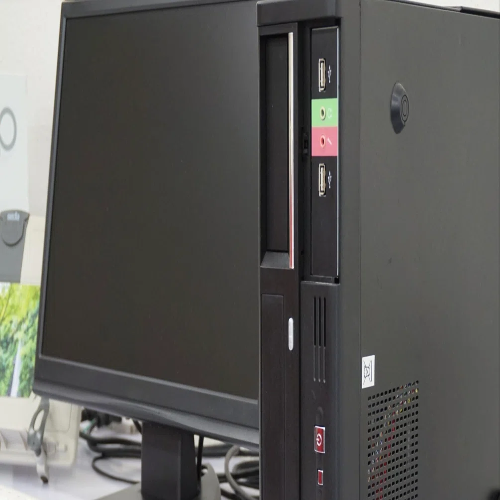 コンパクトで本格的なPCを自作したい！ ～持ち運びと拡張性を両立した 