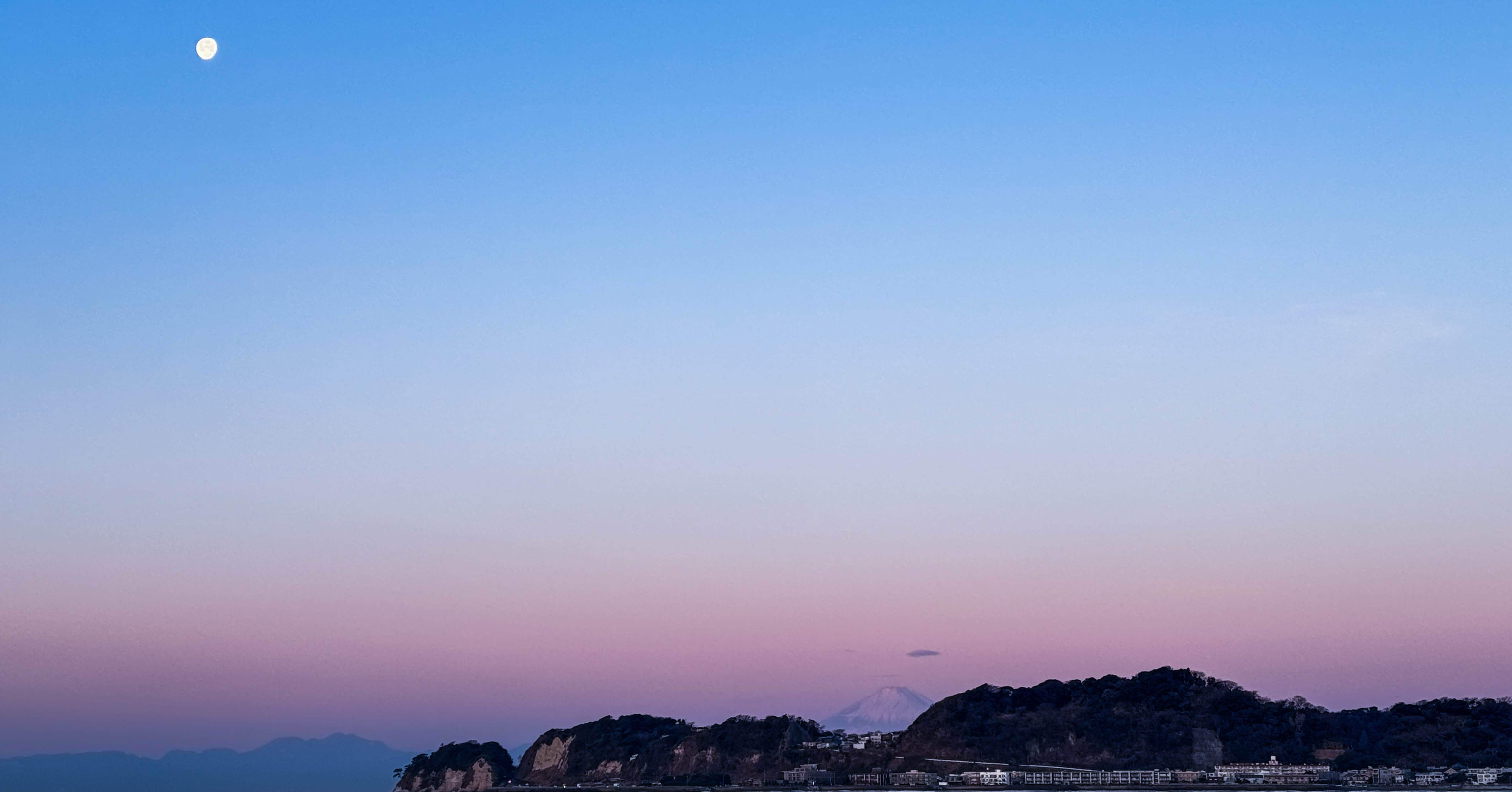 風景のことば》Vol.257｜月のある高さ｜風景写心家 / yossy