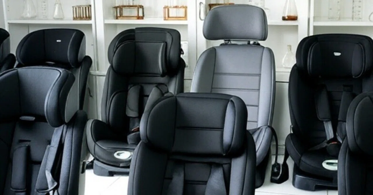 極美品✨️Britax Römer ジュニアシートADAC高評価モデル