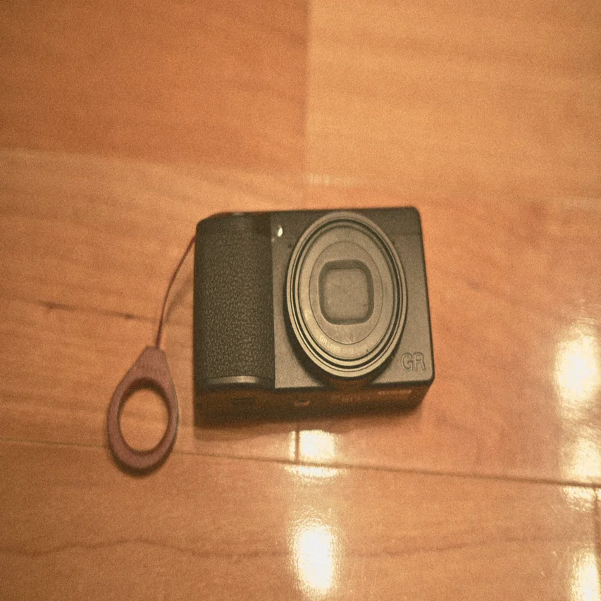 機材レビュー】効率への反逆。GR IIIユーザーが「Nikon Zf + Viltrox