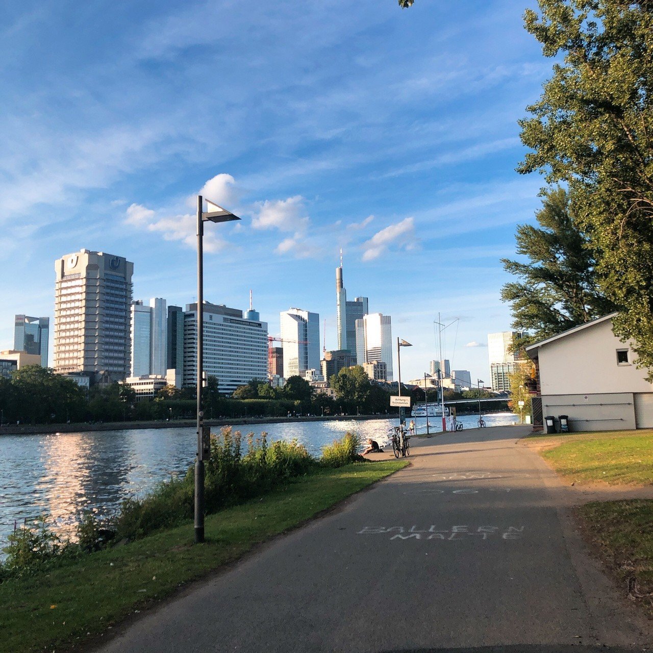 ドイツ人はなぜ 年290万でも生活が 豊か なのか ユウタ Note ドイツ人はなぜ 年290万でも生活が 豊か なのか ユウタ Note