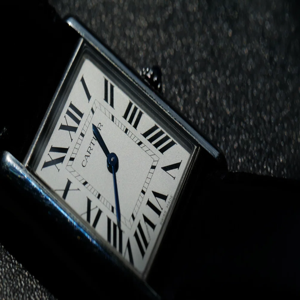なぜ今、僕らは「カルティエっぽい」時計に惹かれるのか。SEIKOや