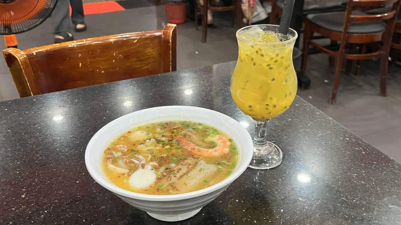 ベトナム🇻🇳 ホーチミンのローカルフード&香水ショップ🛒🌿｜lim