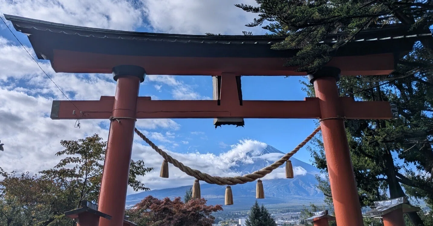 北口本宮冨士浅間神社 はじまりの地へ｜大塚宮と木花咲耶姫の家族神を