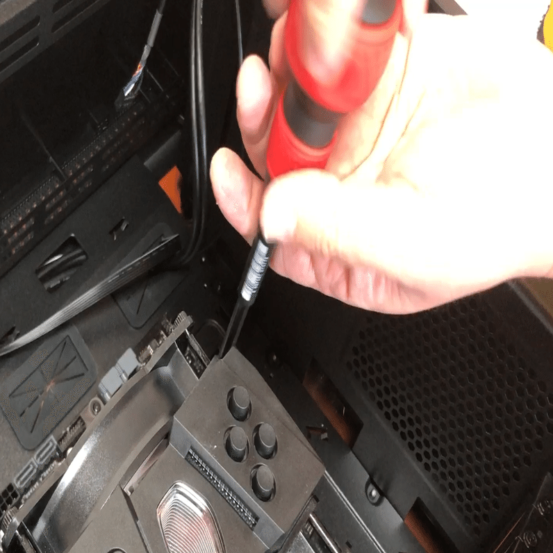 Note 88: PC自作番外編！ 長いドライバーは必須。電動ドライバーは