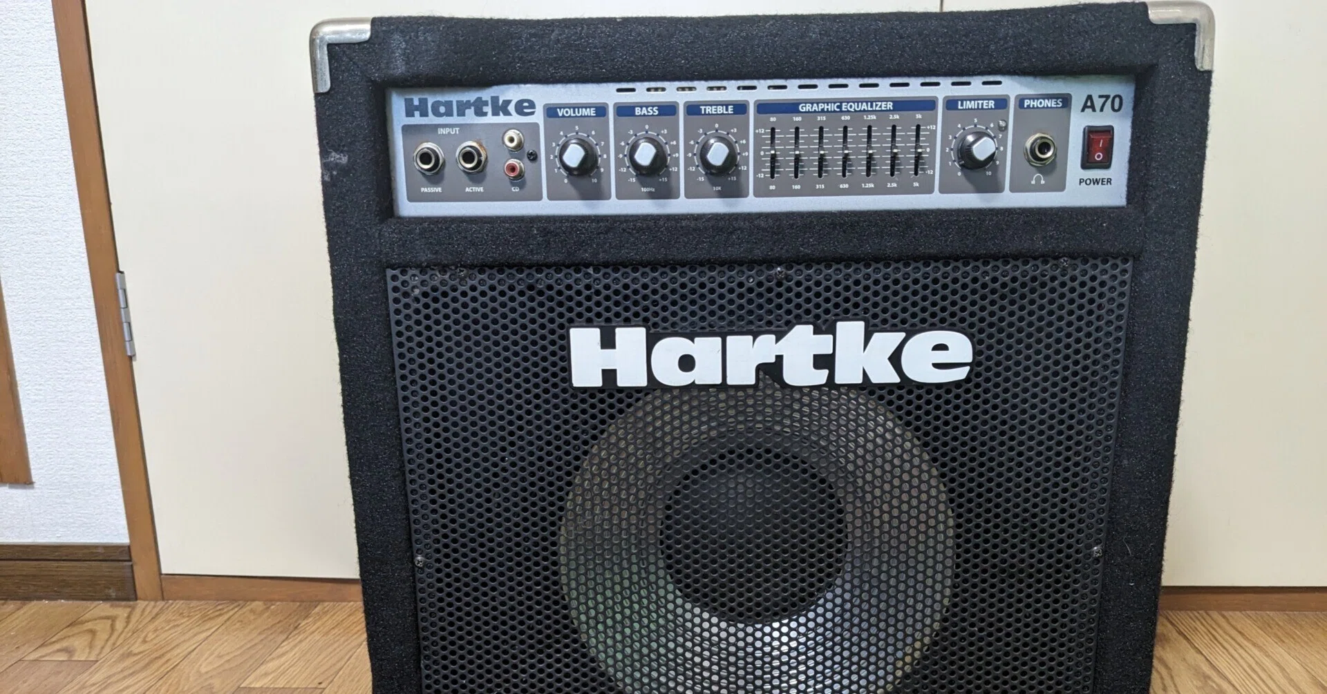 愛器紹介:Hartke A70レビュー:アルミコーン×7バンドEQの“堅実”70W 愛器紹介:Hartke A70レビュー:アルミコーン×7バンドEQの“堅実”70W
