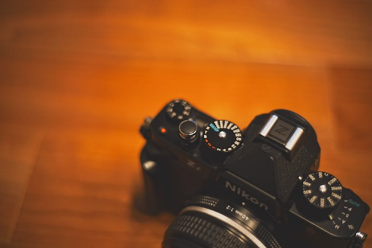 撮ってすぐ」が、一番の価値。Nikon Z fが実現した、思考を止めない