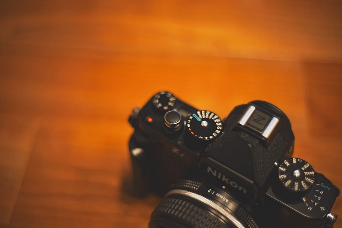 撮ってすぐ」が、一番の価値。Nikon Z fが実現した、思考を止めない