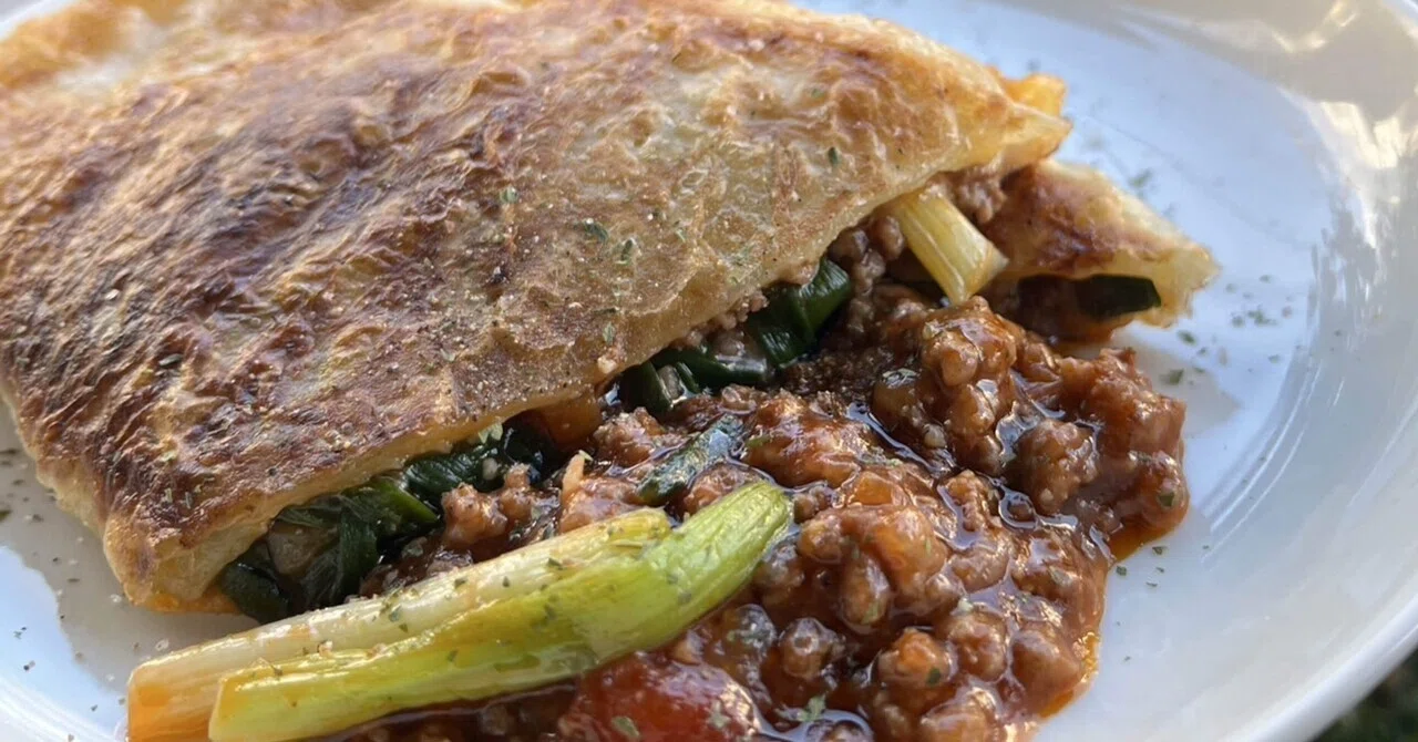 Wakegi Recipe #24: Wakegi Meat Pie Wraps｜JA尾道市わけぎ部会