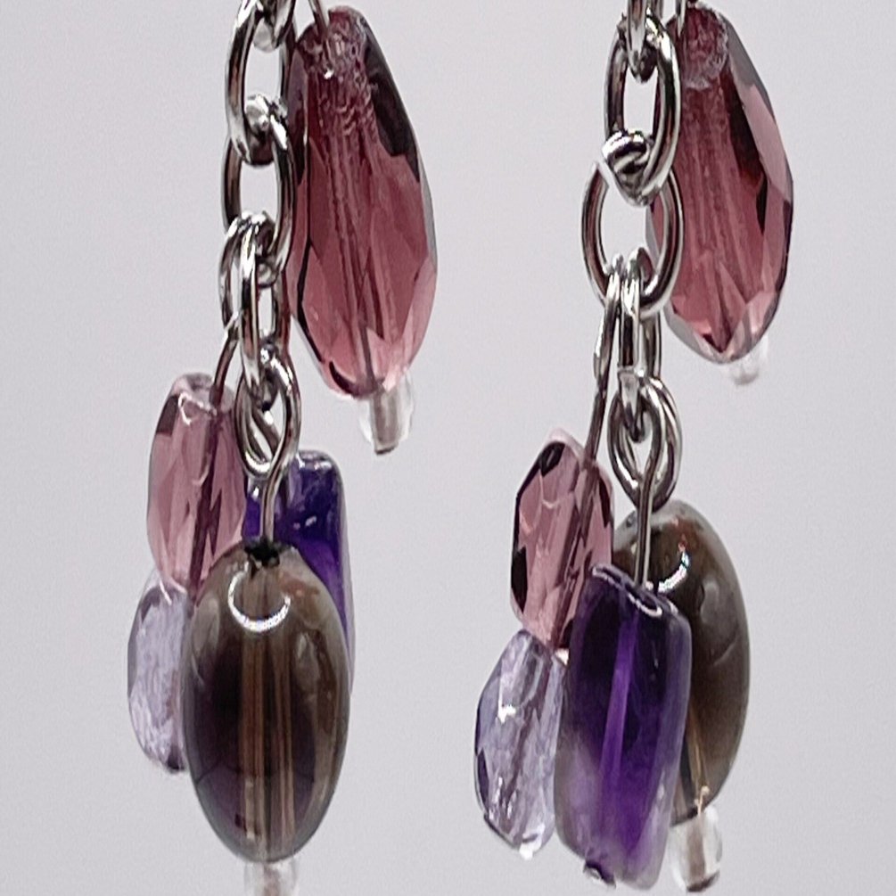 色を引き算する。スモーキークォーツ×アメジストの天然石ピアス｜む