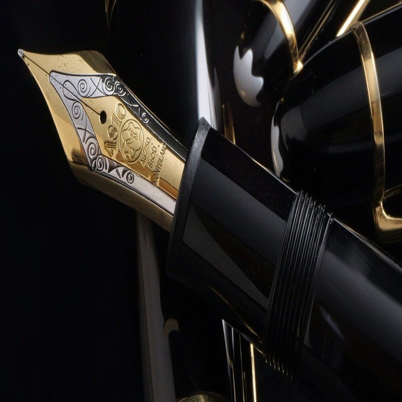 夜の静寂に自己陶酔へと誘う白帯：Montblanc Meisterstück 149｜Hideo