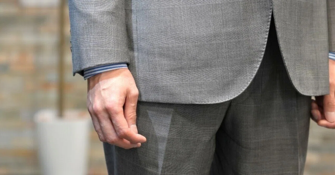 No More Confusion! How to Choose Dress Shirt Sleeve Length. Tips for Looking Comfortable and Sharp Even in Off-the-Rack ShirtsSupremo_ginza No More Confusion! How to Choose Dress Shirt Sleeve Length. Tips for Looking Comfortable and Sharp Even in Off-the-Rack ShirtsSupremo_ginza