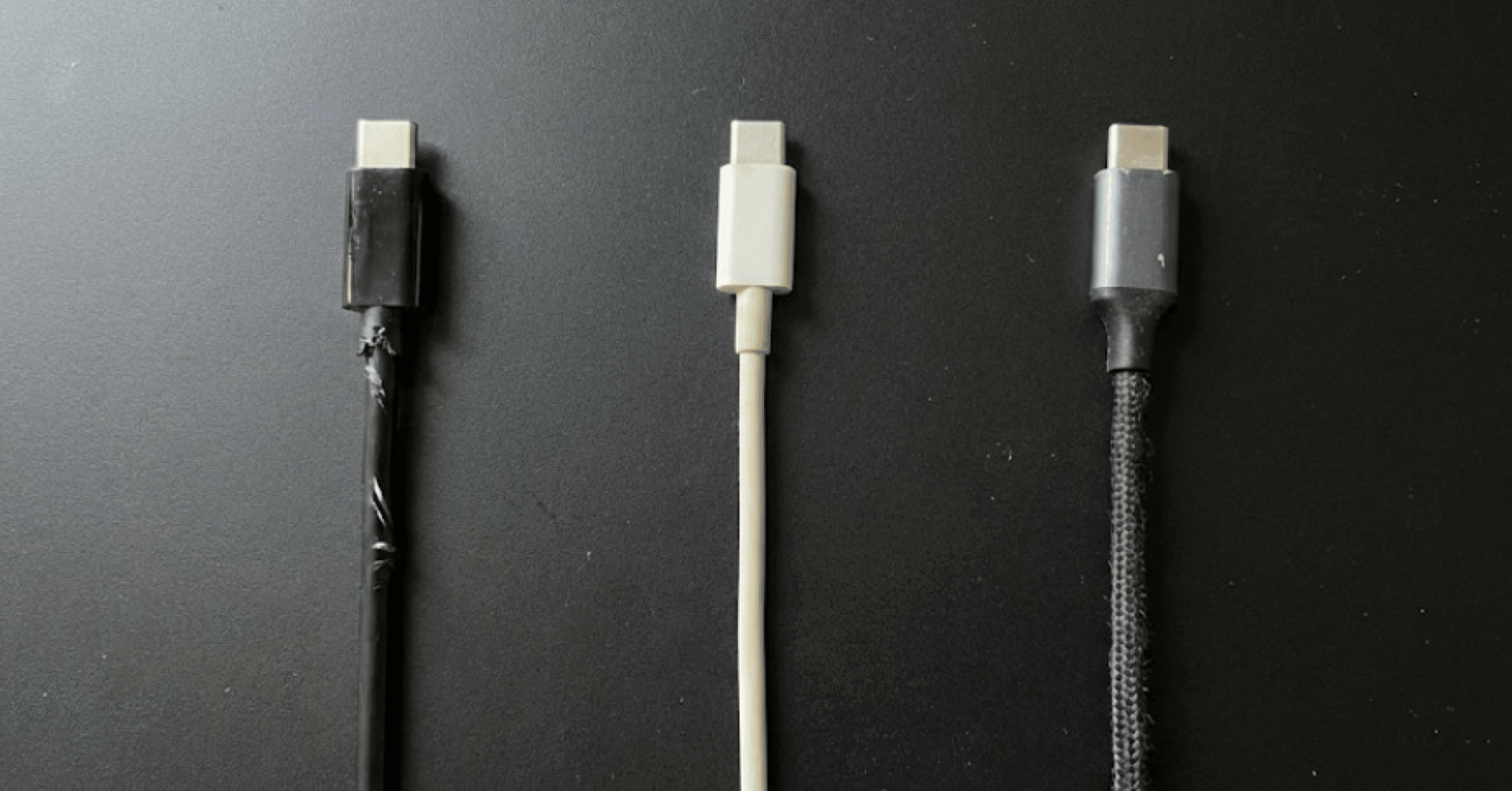 USB Type-Cケーブルの寿命は何年？劣化サイン5つと買い替え基準を解説