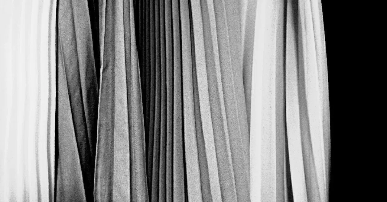 PLEATS PLEASEのパンツを試着してみた｜おのの