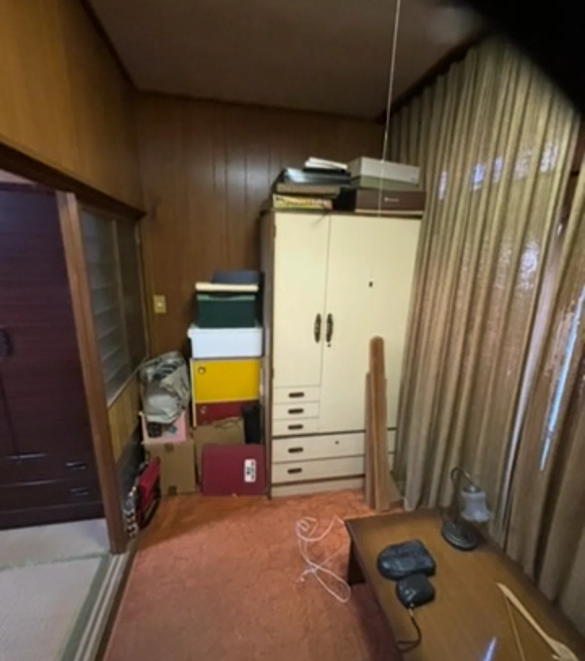 相続した実家が「広すぎる」という絶望。7DKの遺品整理で見つけた