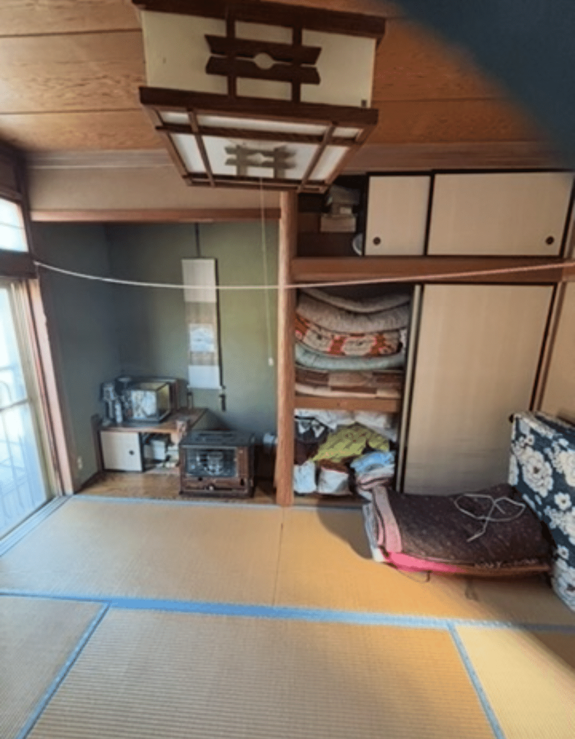 相続した実家が「広すぎる」という絶望。7DKの遺品整理で見つけた