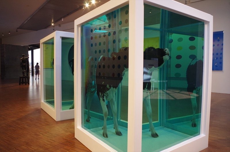 生命の倫理観の境界にあるダミアン ハースト みじんことオーマ Note